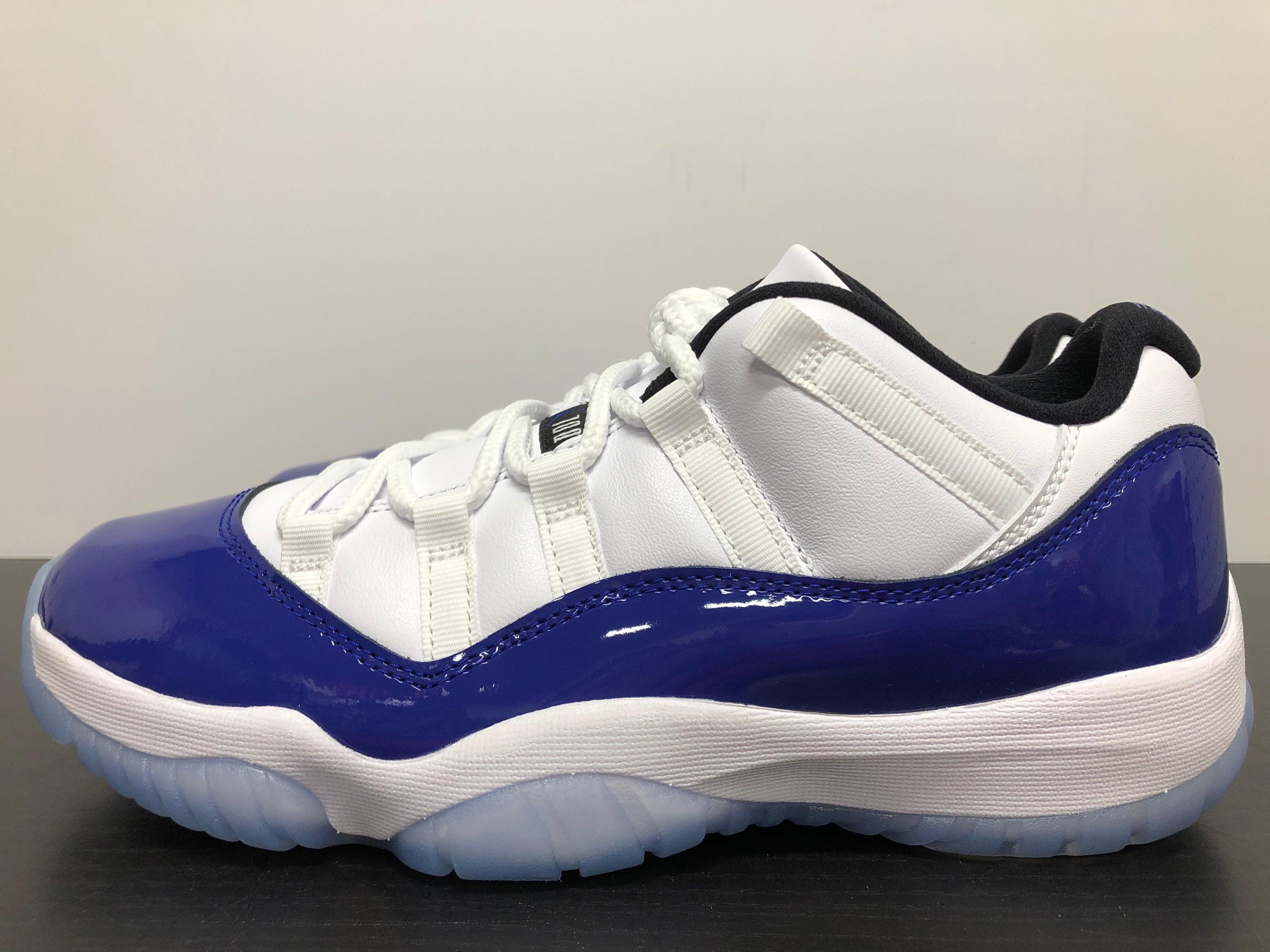 nike air jordan 11 low