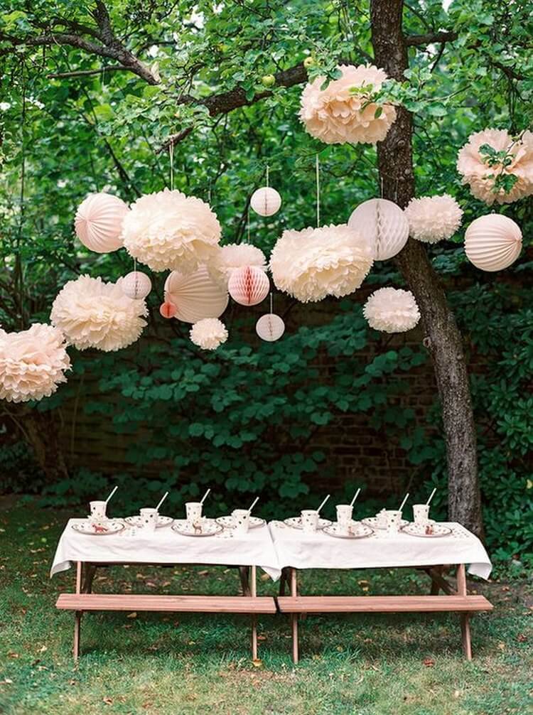 hanging ballons for backyard party decor