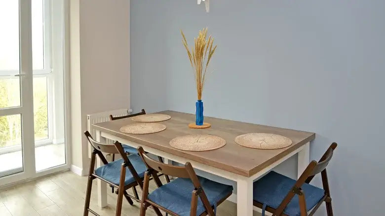 use placemats for centerpiece for dining table