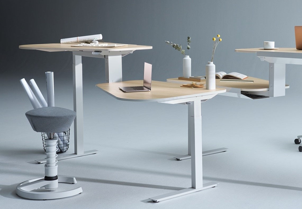 The Active Office Desk consists of a split standing and sitting work surface, allowing you to intuitively switch between standing and sitting.