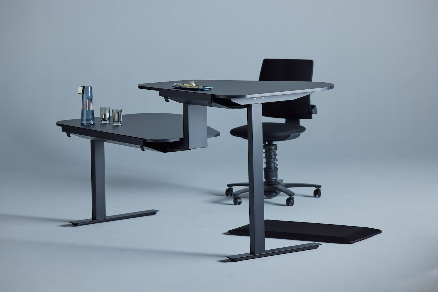 Der Aeris Active Office Desk ist ideal für die richtige Ergonomie am Arbeitsplatz.