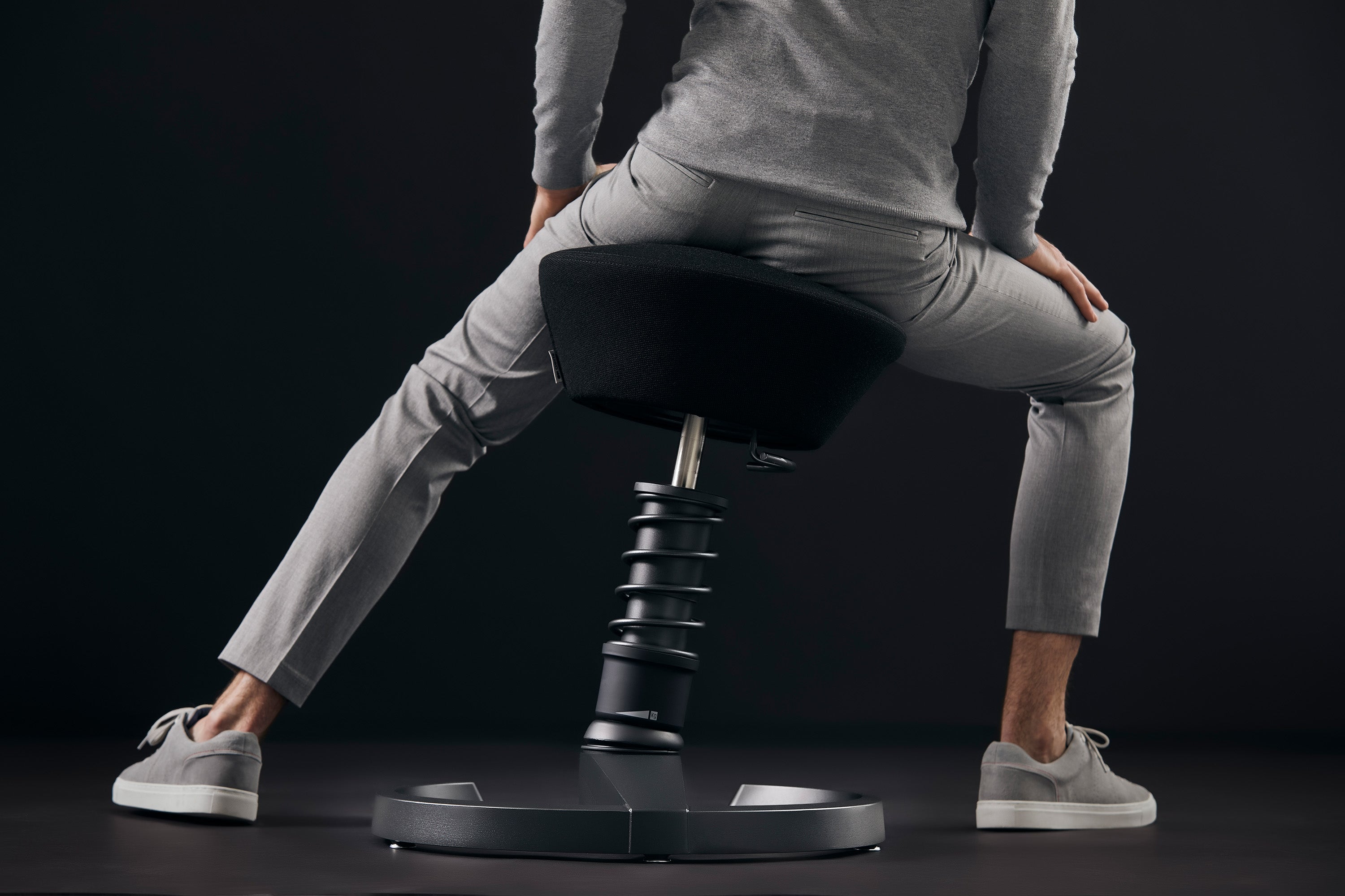 The Aeris Swopper office stool enables active dynamic sitting.