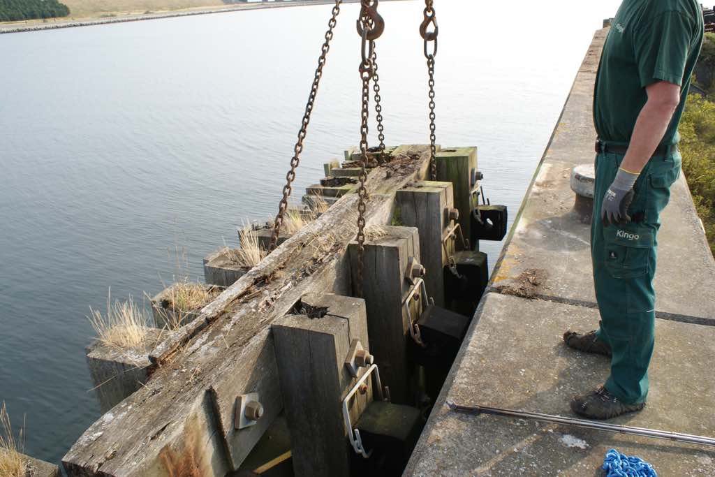 Ausbau einer alten Hafen-Kaianlage aus Holz