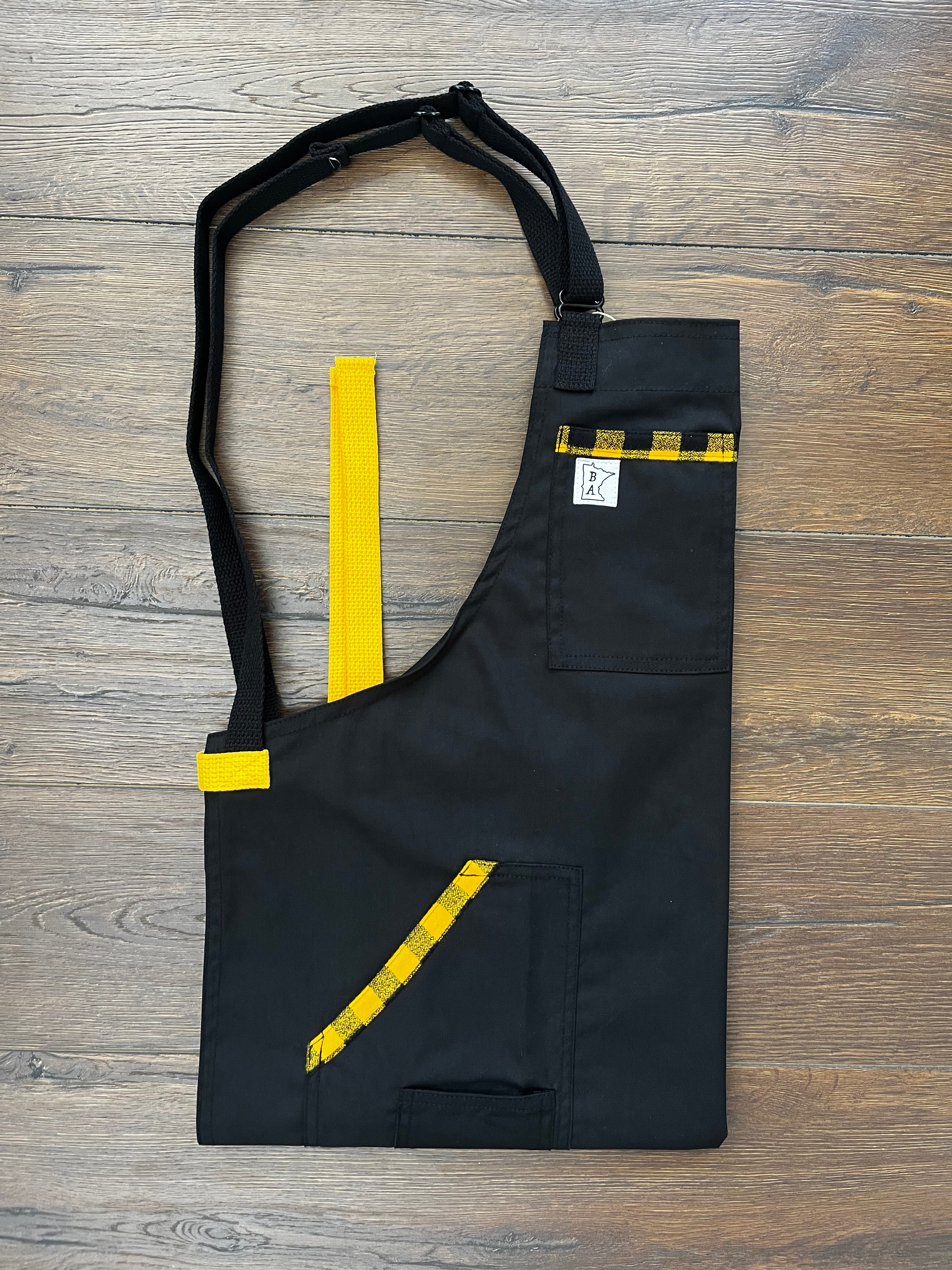 Left Handed Larry – BA Craftmade Aprons