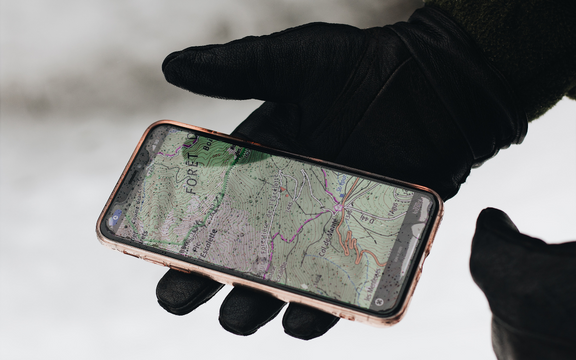 avoid GPS tracking with Faraday phone bags
