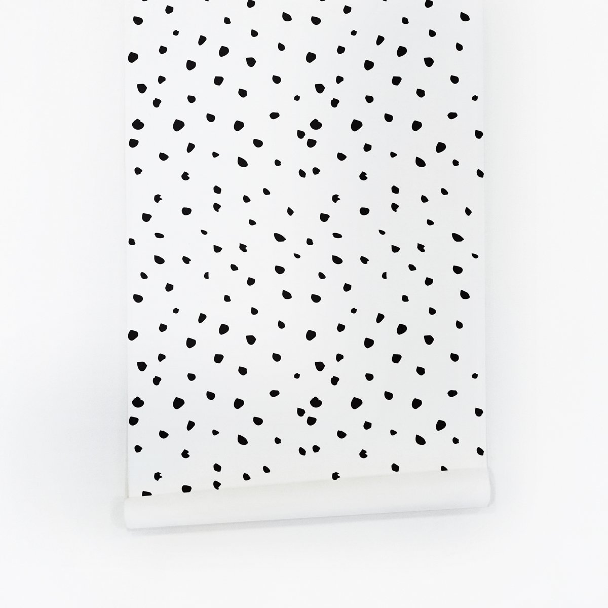 Cute Black Spot Wallpaper - Traditional / 25" W X 96" H