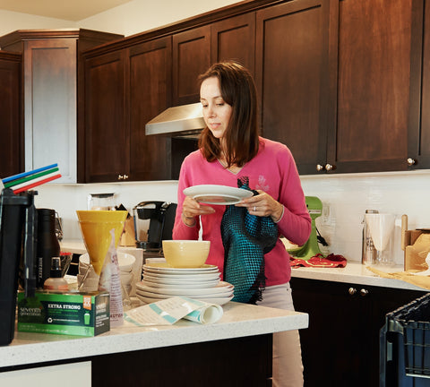 How Not To Smell Like Your Kitchen When You're Cooking