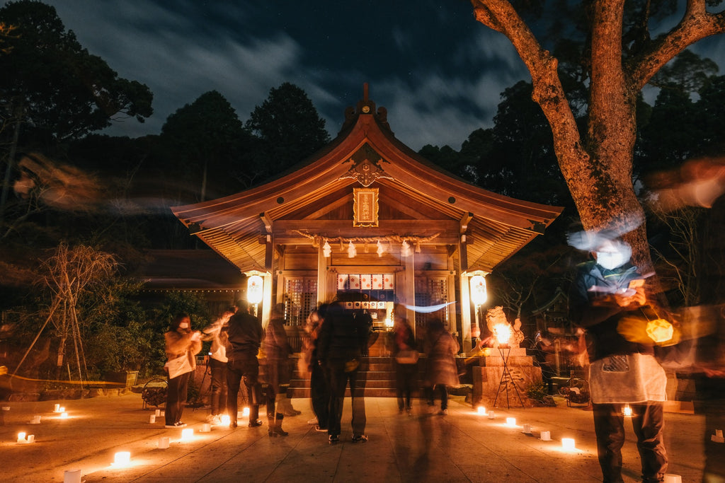 太宰府の竈門神社で開催したNiGHTUPのKOSeligJAPANが空間デザインしたイノリの場の様子1