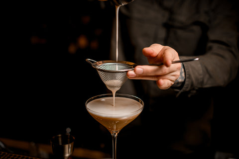 Fang die Nuss Espresso Martini / Liquid Cocaine mit Haselnusslikör Cocktail Rezept