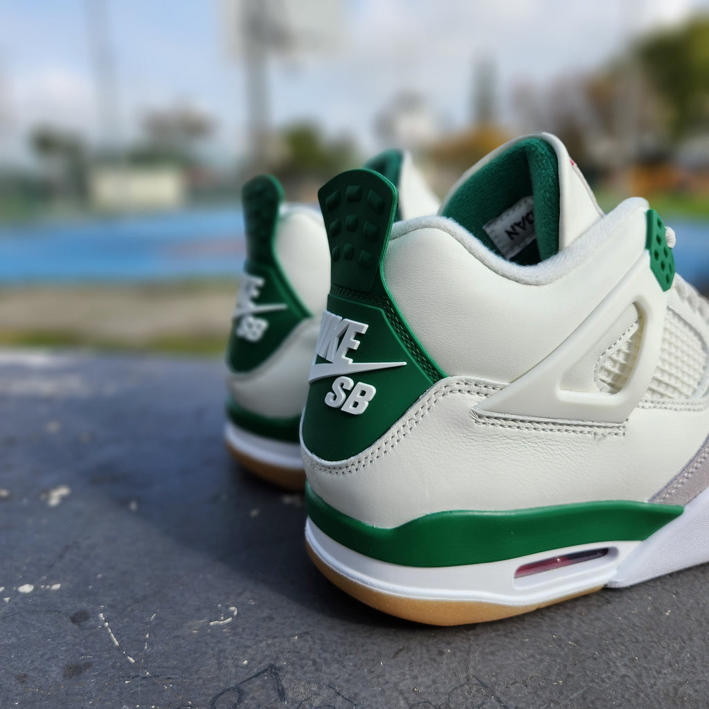 Nike SB x Air Jordan 4 Pine Green Back Tabs