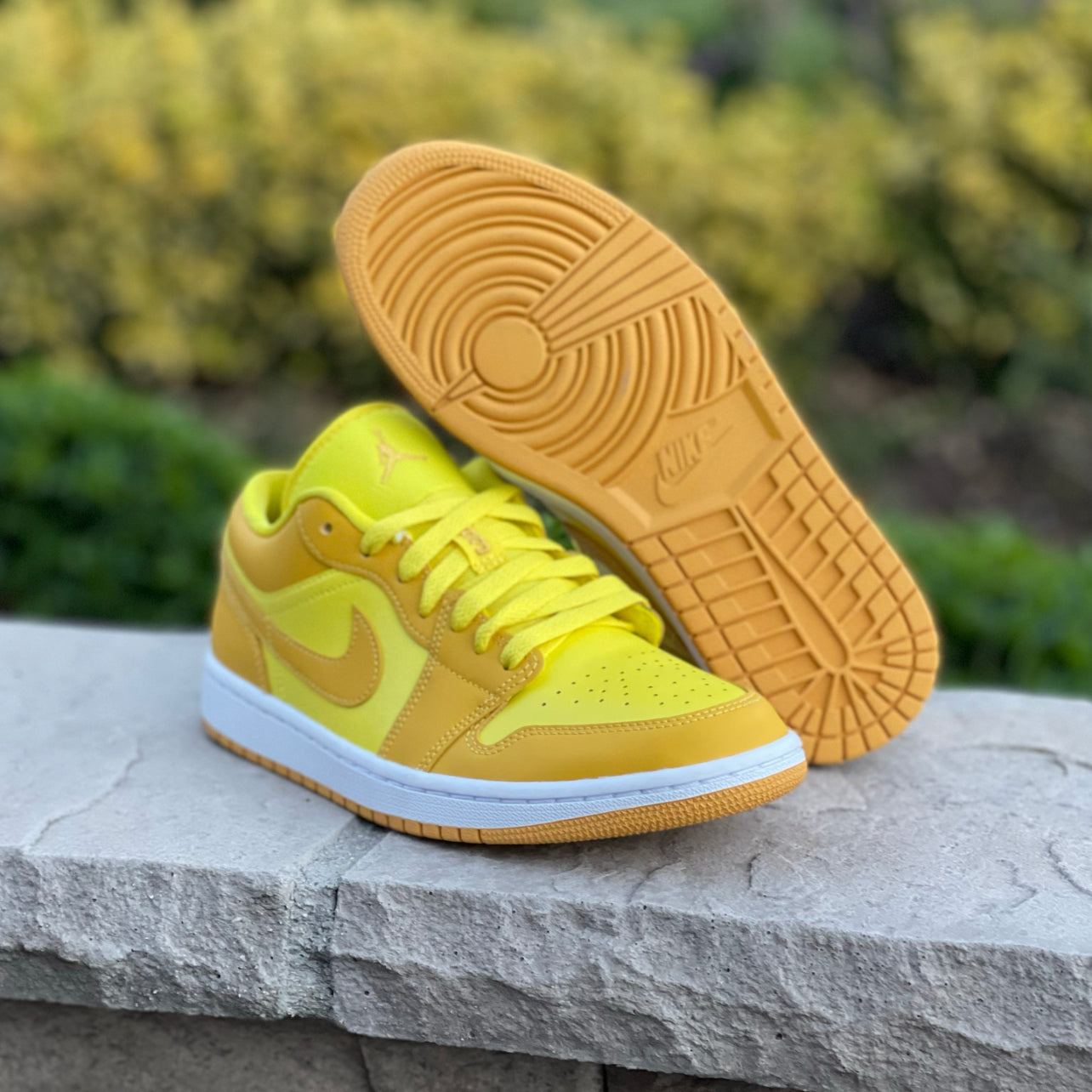 jordan 1 low yellow strike