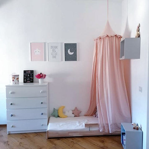 ciel de lit enfant pour la chambre d'une fille