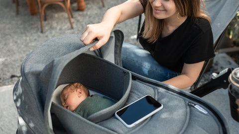 Quand asseoir bébé dans la poussette ? - Mon Univers Bébé