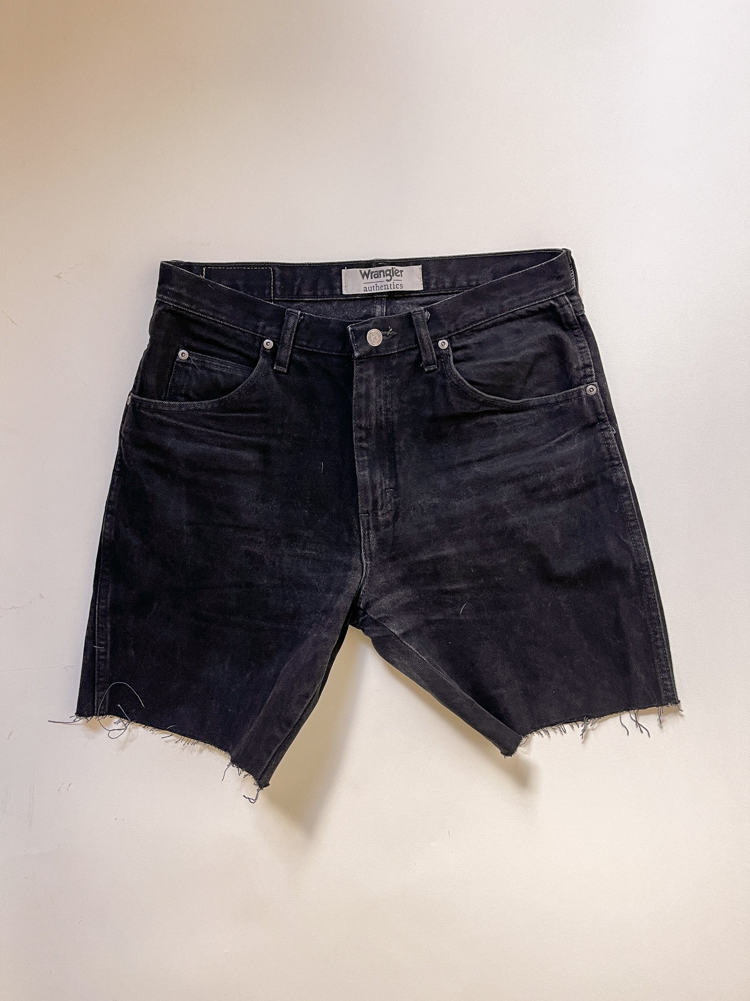 90s Wrangler Black Denim Cut Off Shorts | 32w – le and lo