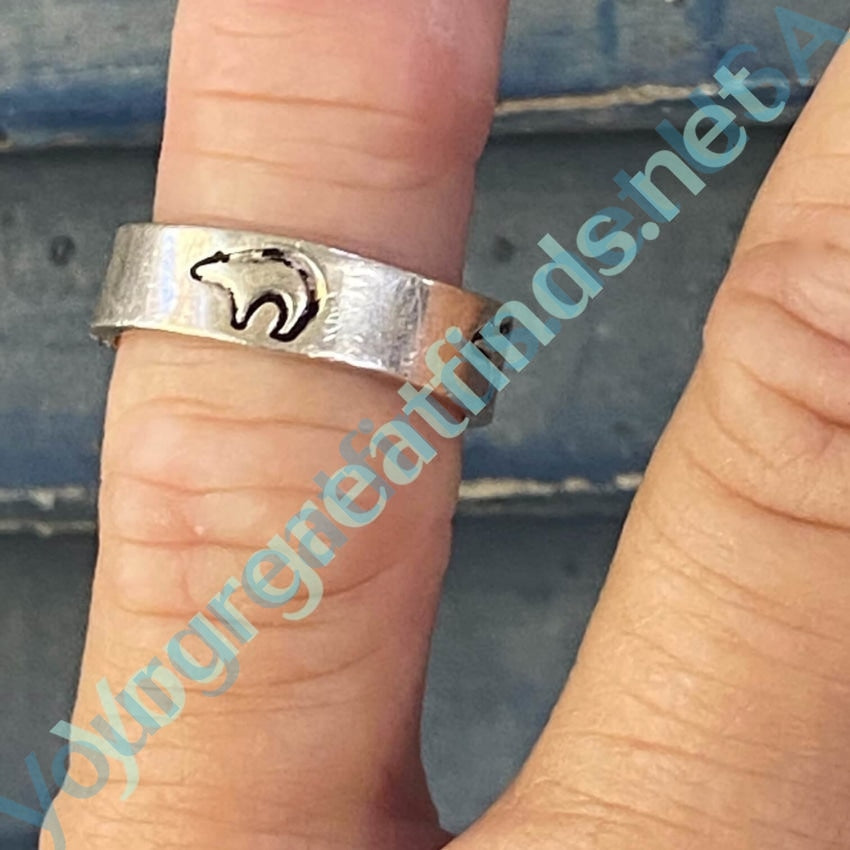 Sterling Silver Carinated Band Ring Size 5 3/4 - Yourgreatfinds