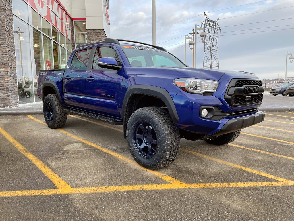 2022 Toyota Tacoma Front Right Side View