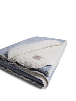 This 'Very Plush' Throw Blanket Is Up to 43% Off at