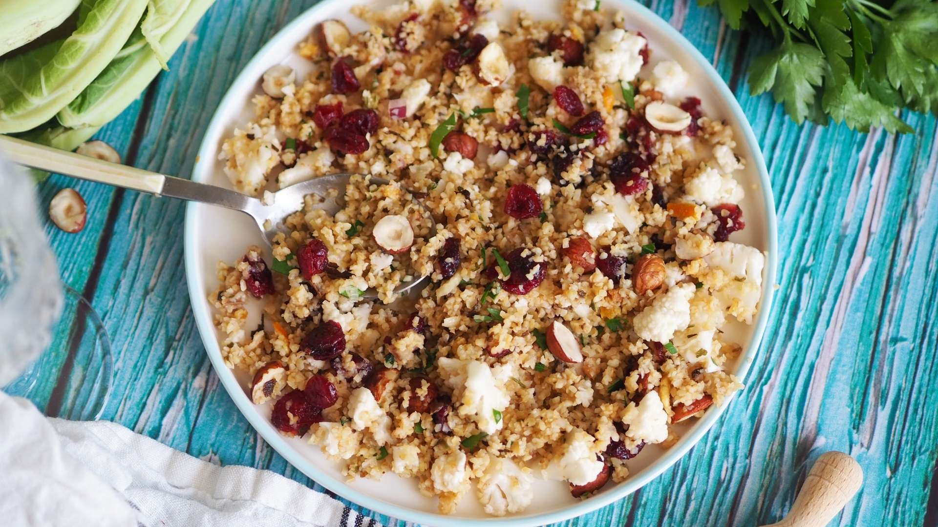 Recette de taboulé de boulgour, chou fleur, cranberries et noisettes