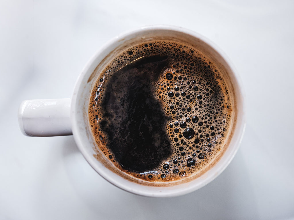 Nachhaltig und Genussvoll: eine heiße Tasse Kaffee genießen