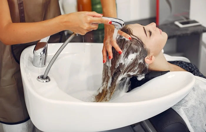 Avoid Shampooing Your Hair Before Coloring