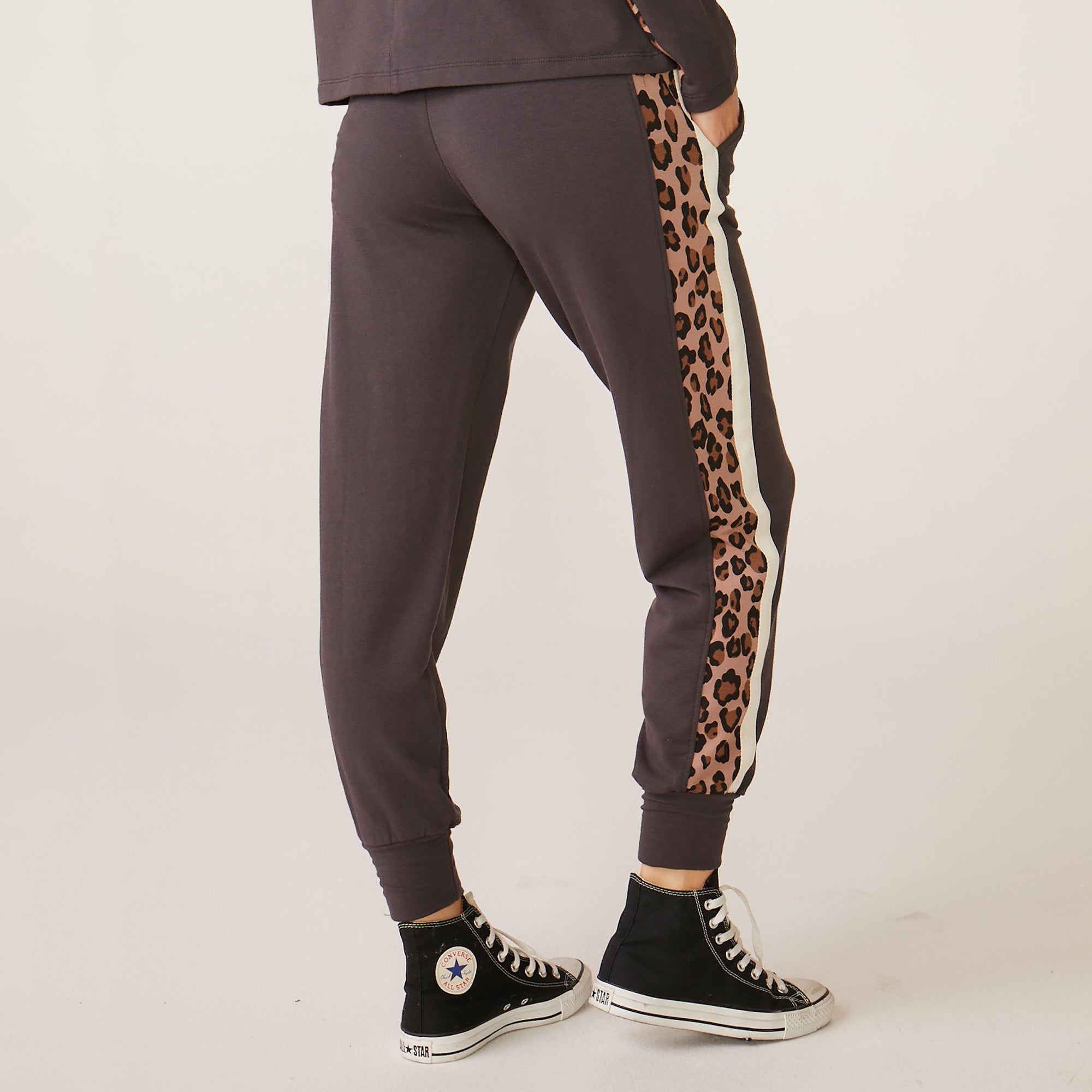 monrow leopard sweatpants