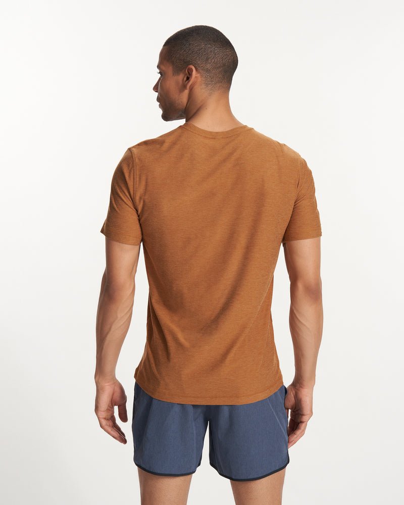 Vuori Strato Tech Tee in Dusty Pine Heather – Estilo Boutique