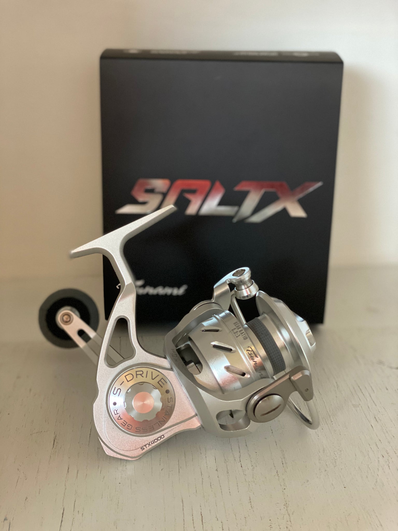 SaltX Spinning Reel Silver - Tsunami STX4000