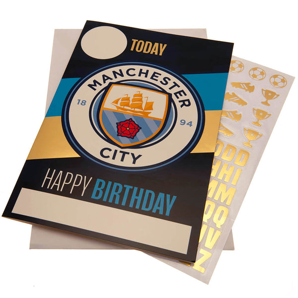 Se Manchester City FC Fødselsdagskort m. klistermærker hos Fodboldgaver.dk