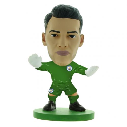 Se Manchester City FC SoccerStarz Ederson hos Fodboldgaver.dk