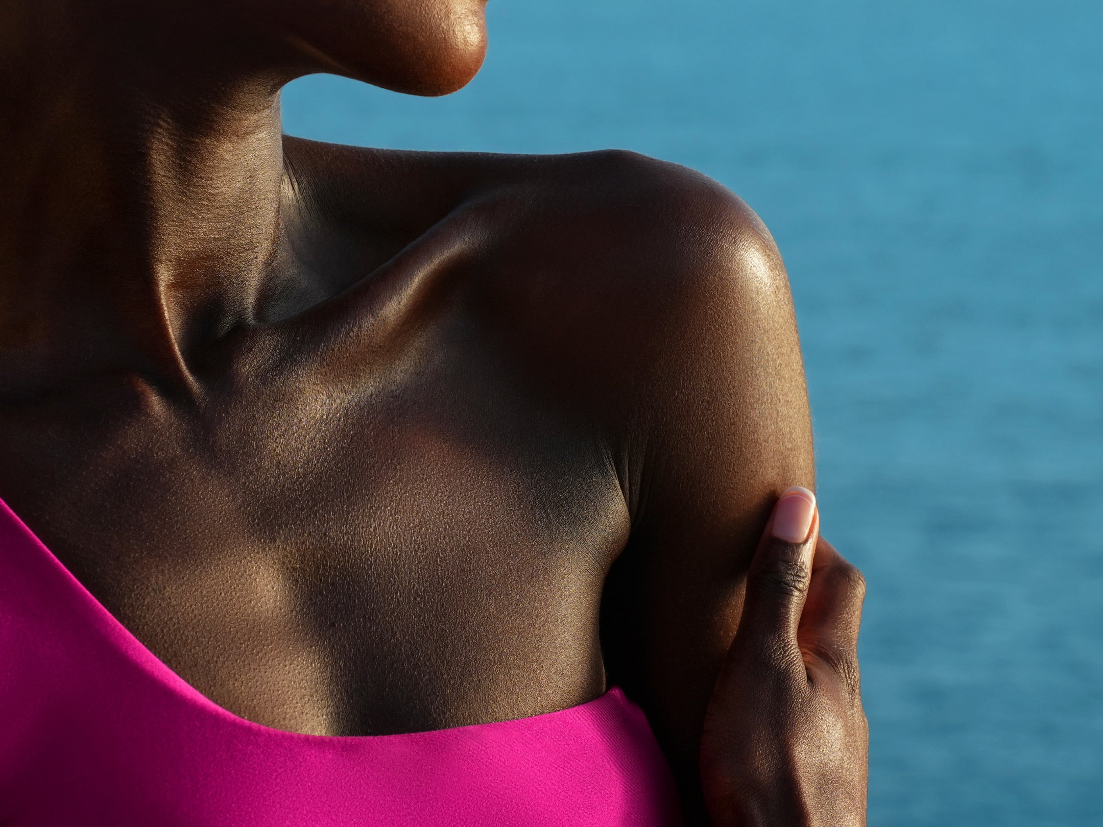 Baume de Beauté Infusé au Miel sur la peau