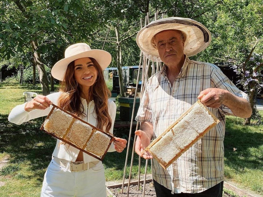 Negin Mirsalehi and her dad in the Bee Garden