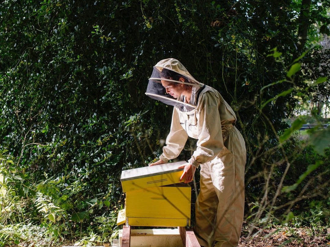 Nina Moerdijk - Female Beekeeper