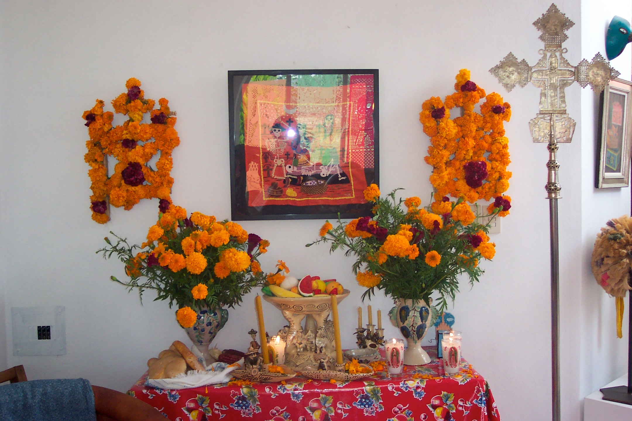 Build a Day of the Dead Ofrenda to Honor your Departed Loved Ones – Zinnia  Folk Arts