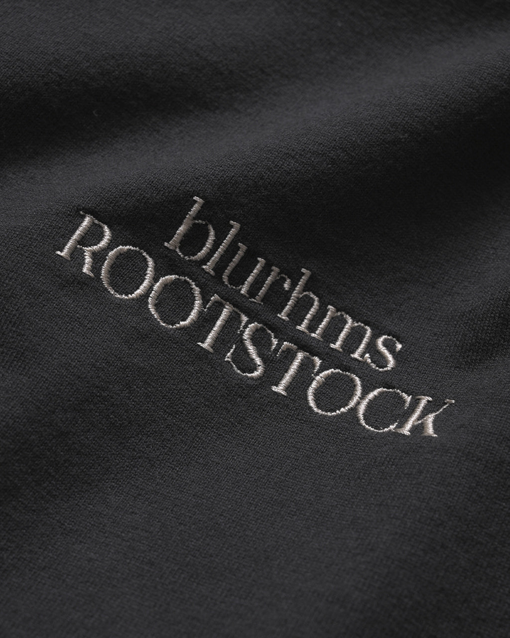 blurhms ROOTSTOCK | ロゴTシャツ