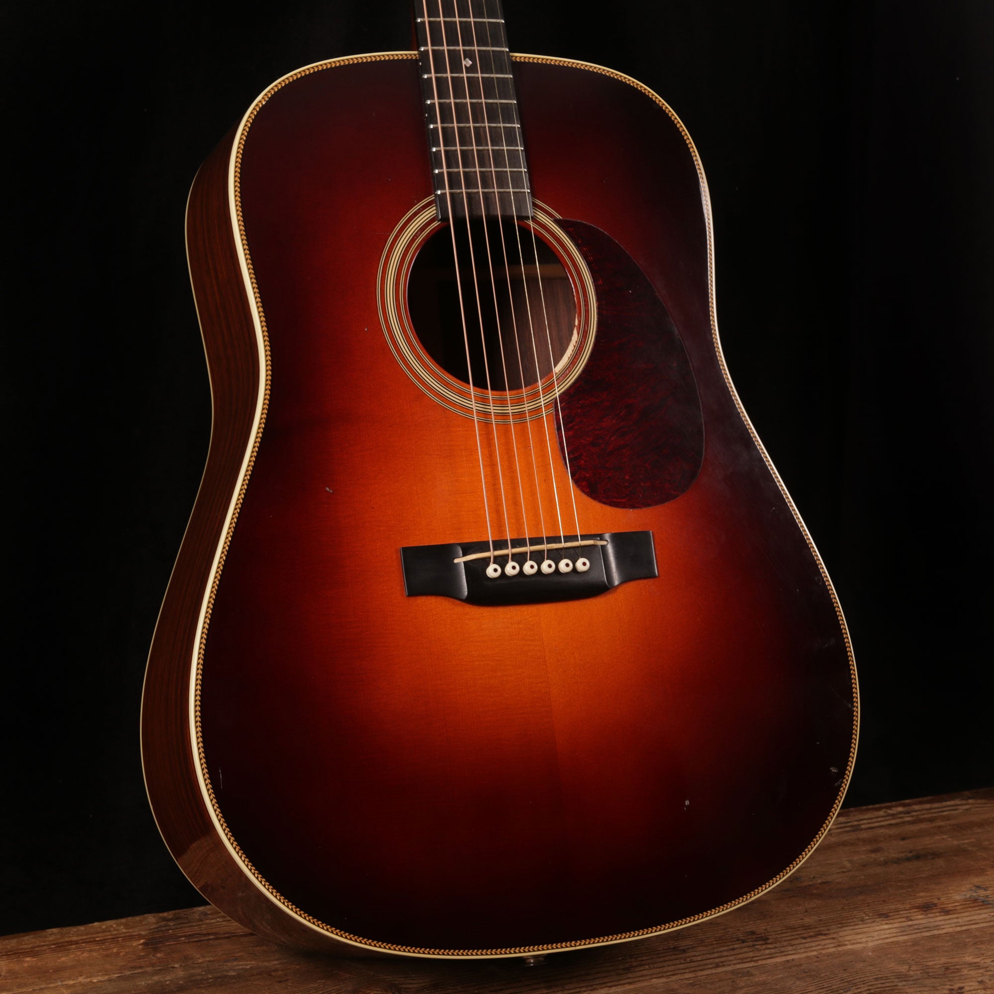 martin hd28v sunburst