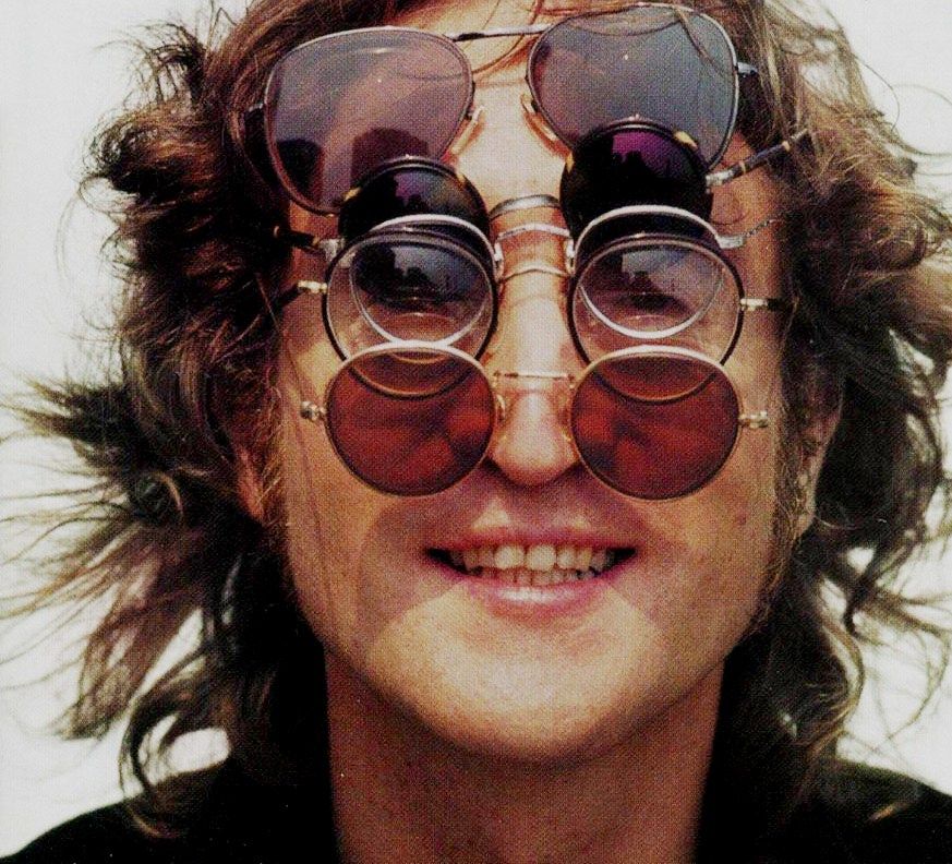 Las icónicas gafas de John Lennon a la venta en una subasta de los – mejorcongafas