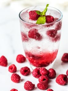 berries detox water