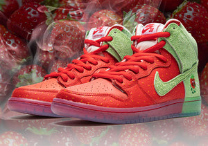 Nike SB Dunk High 'Strawberry Cough 
