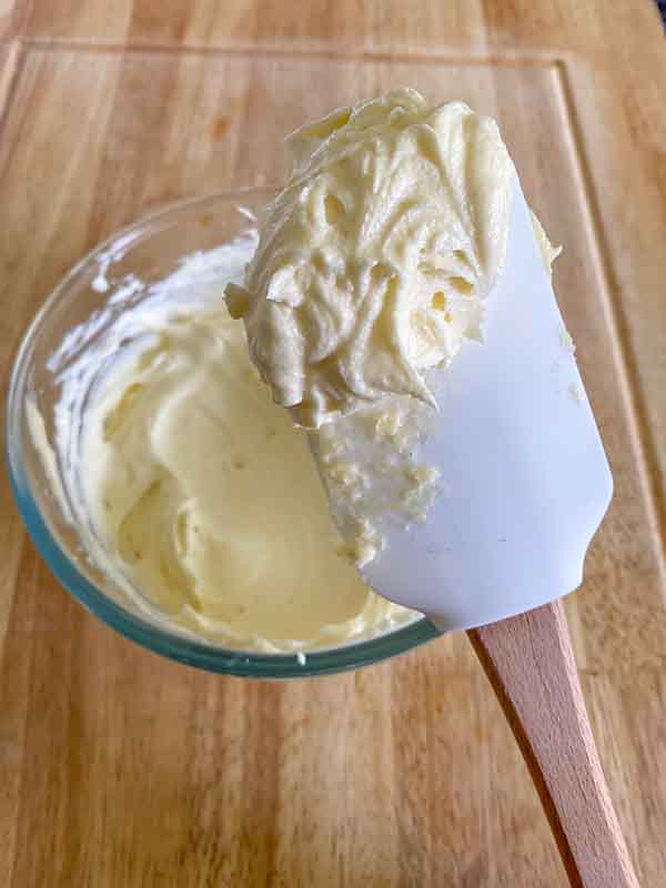 Cream Cheese Swiss Meringue Buttercream