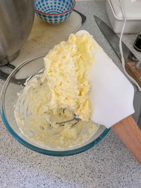 Cream Cheese Swiss Meringue Buttercream Method
