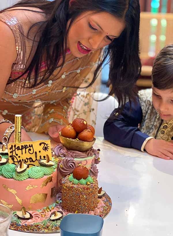 Diwali Gulab Jamun Cake - lighting sparkler