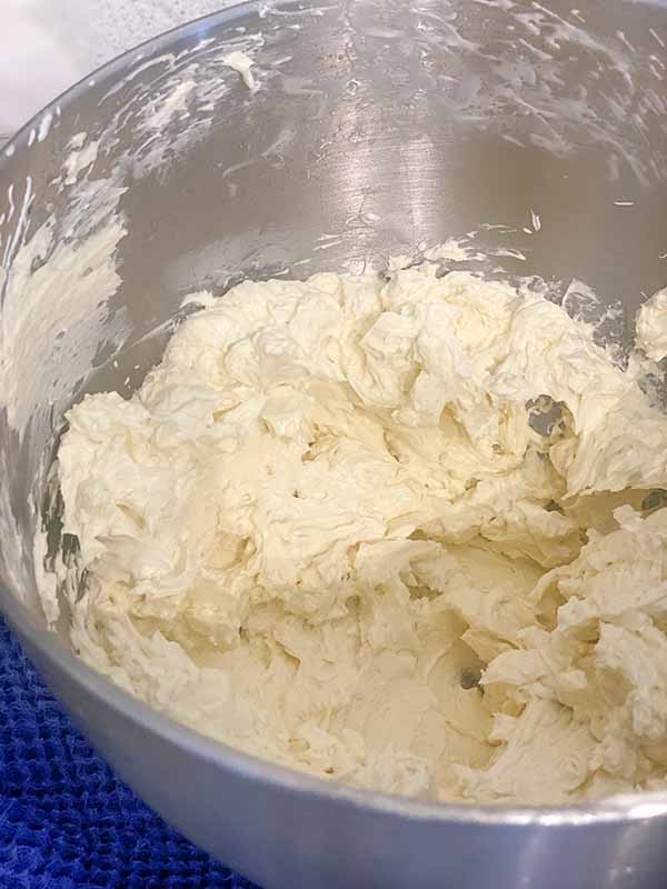 Easy Swiss Meringue Buttercream - smooth and delicious