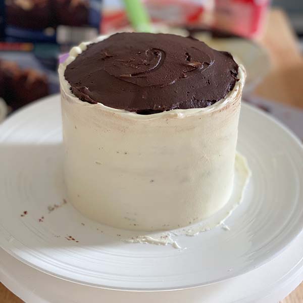 Fake Bake Aldi Kinder Cake Recipe - smooth frosting