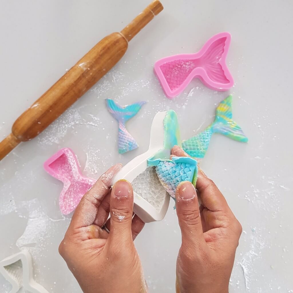 Mermaid cake recipe: remove tails