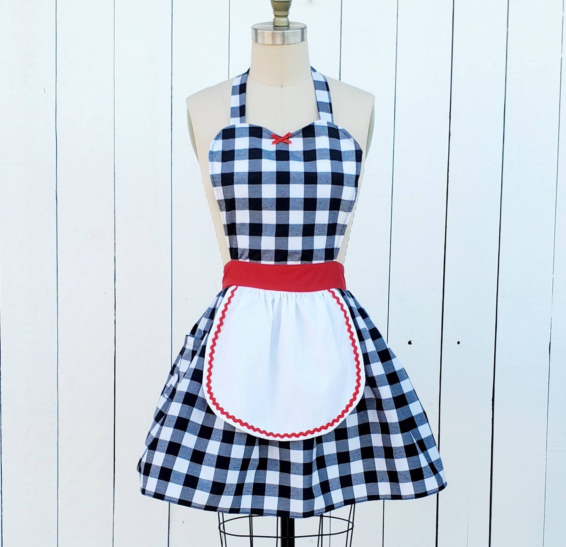 Blue Tartan Plaid Farmhouse Apron For Women, Retro Style Woman