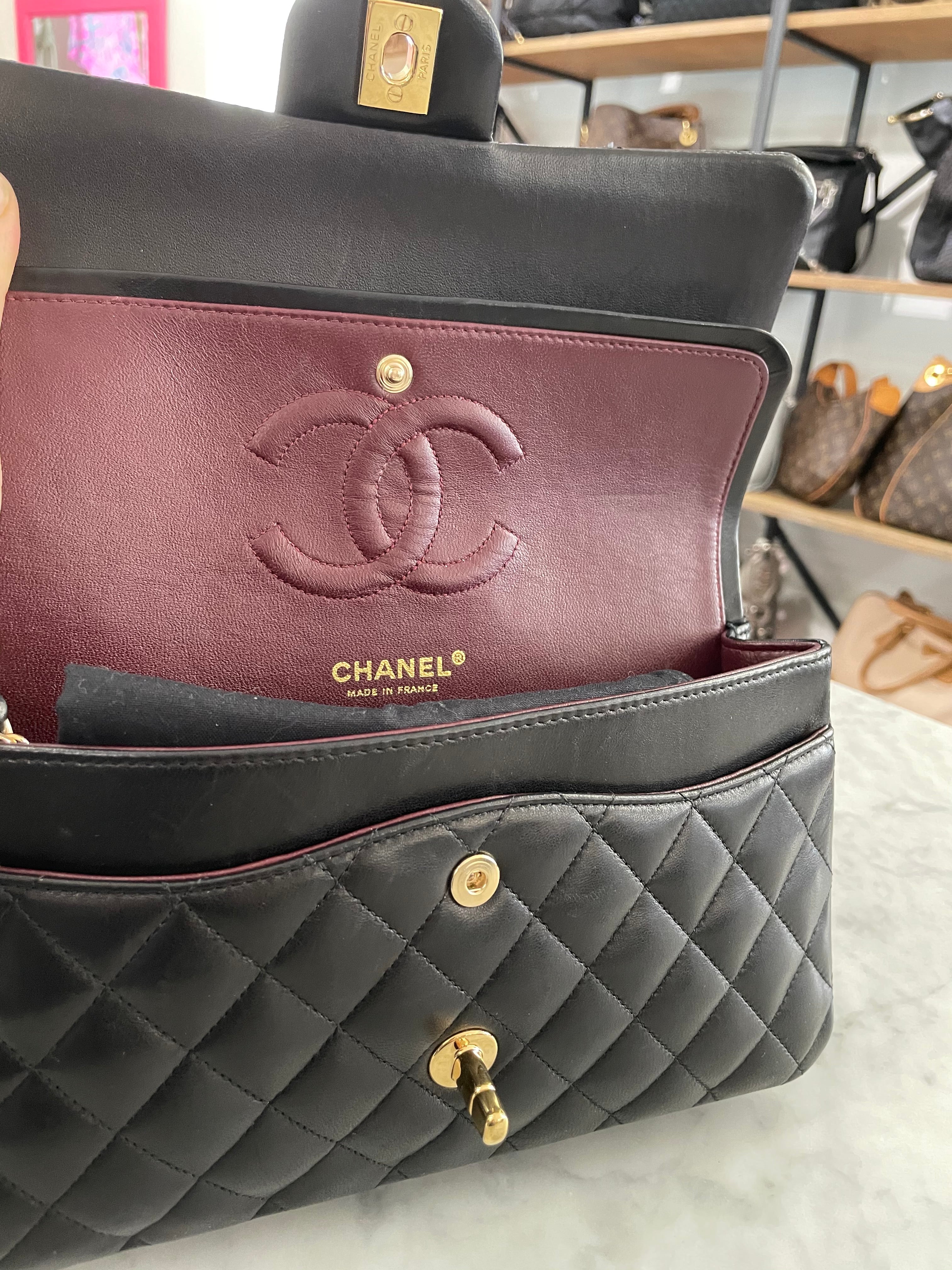 Chia sẻ hơn 69 về authentic chanel classic flap bag hay nhất   cdgdbentreeduvn