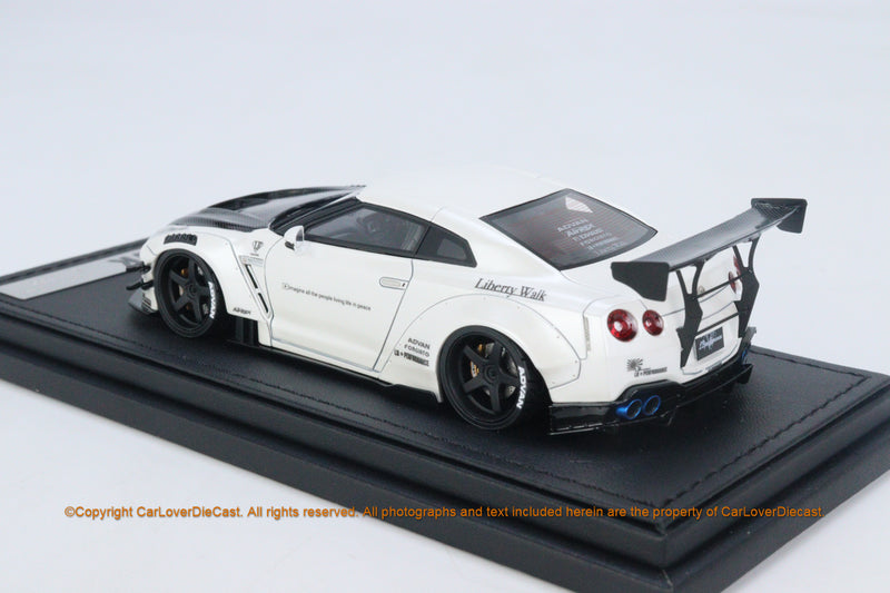 Ignition Model 1:43 LB-WORKS Nissan GT-R R35 type 2 + KATO