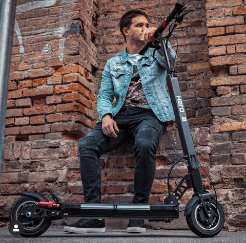 Electric scooter manfirth