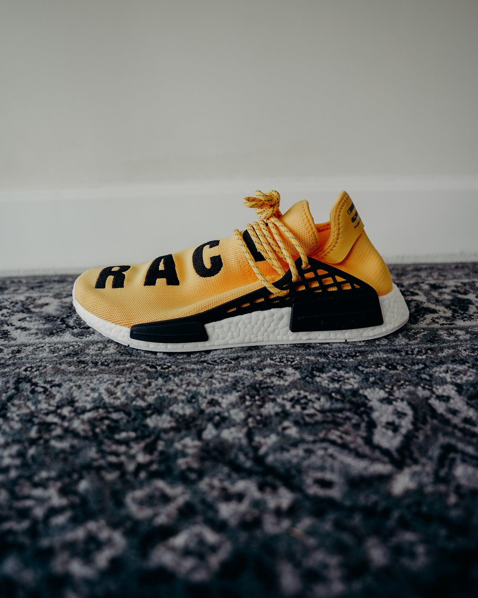 Shoper Pharrell Williams x Adidas NMD Hu Trail Solar Pack