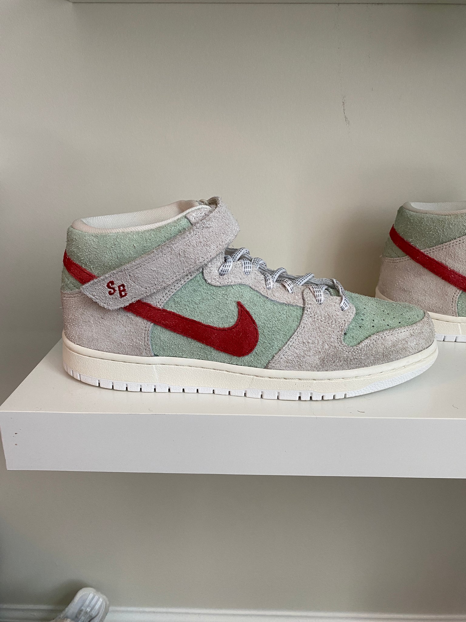 Nike SB Dunk Mid White Widow Sz 10.5 – Harrison Nevel Shop